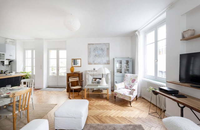 Heart of Bordeaux, charming apt with patio