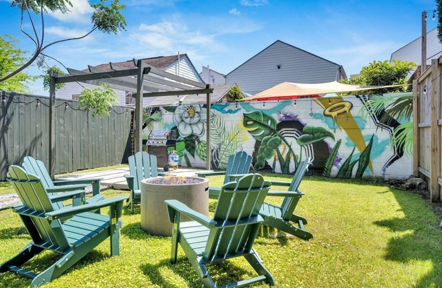 Heart of Mid-City Haven: 5BR, 3BA Luxury Home. Balcony, Parking, Walk to Superdome - Your NOLA Oasis