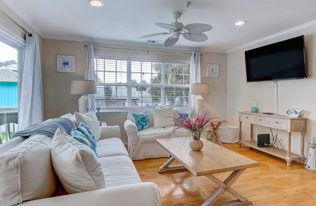 Heated Pool Access,Walk to Beach