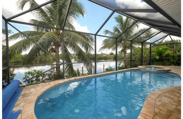 Heated Pool and Spa, Sleeps 6 - Villa Cayman