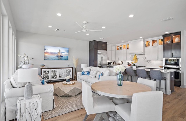 Heated Pool! | Gulf Views | Elevator | Community Pool | 2Min Walk To The Beach!