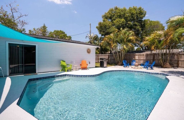 Heated Pool w/Lanai-Beaches-St Pete-Pet Friendly