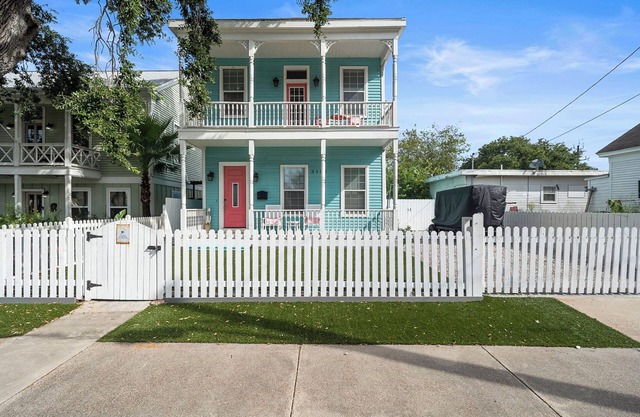 Heated Poolside Oasis, near Pleasure Pier - Golf cart included!