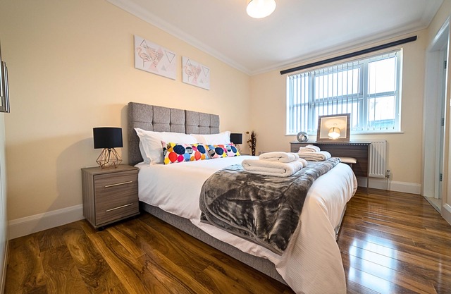 Heathrow Apartment Peace and Proximity Near Heathrow Airport