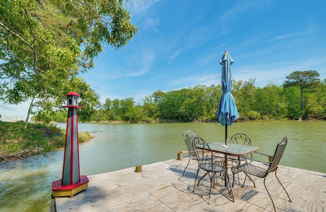 Heathsville Home w/Sunroom < 10 Mi to Beach!