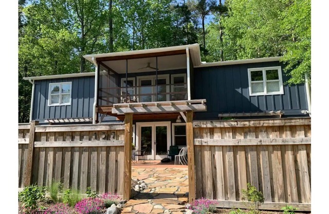 Heavener farm guesthouse (two story)