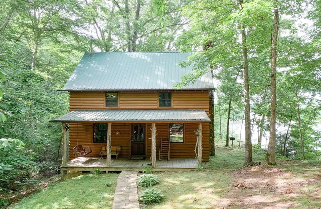 Heavenly Hideaway- Lakeview Cabin