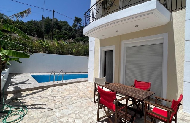 Helen's House at Ratzakli