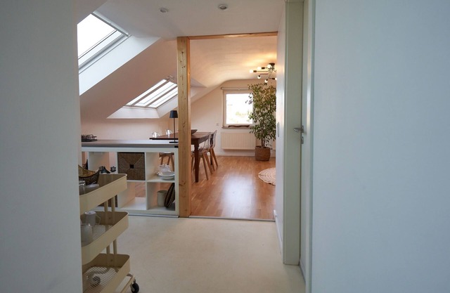 Helle, Gemütliche Dachgeschosswohnung mit Blick Über das Neckartal