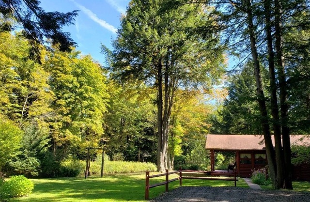Hemlock Hideaway - A cozy cabin retreat close to Potter County's favorite sites!