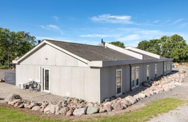 "Henne" - 2.5km from the sea by Interhome