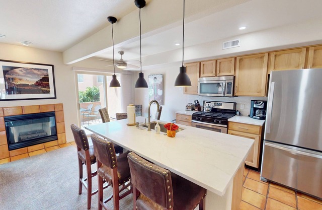 Henning's Escape~3328 | 2 Bed, 2 Bath