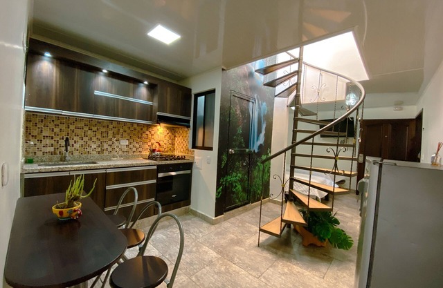 Hermoso Apartamento CON Terreza Ubicado EN EL Centro DE Pereira, Para 6 Personas