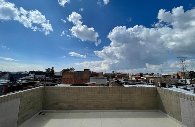 Hermoso apartamento con terraza, excelente ubicación cerca al centro de la ciudad
