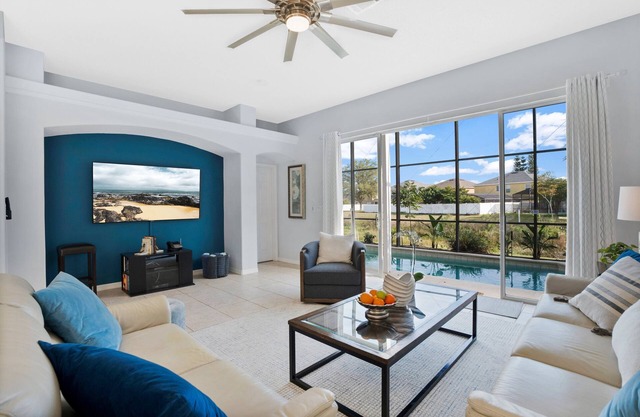 Heron View Villa, South Facing, lake View Home
