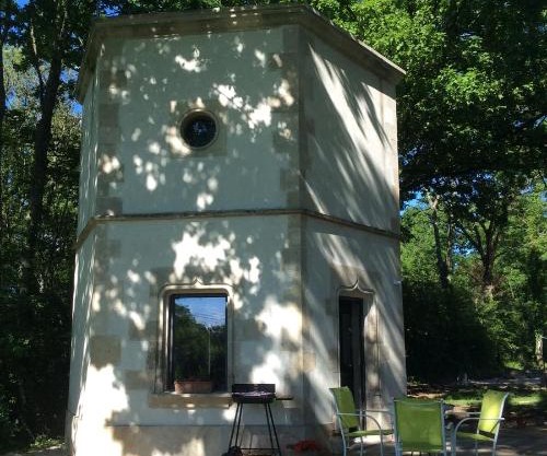 Hexagonal Tower for 2 with shared pool