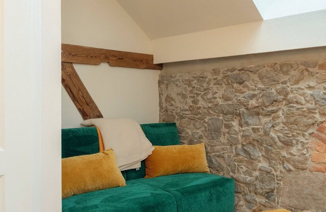 HexenburgbeiDresden 4 Zimmer Architektengaleriewohnung mit Whirlwanne, Kamin und Balkon - Nähe Sächsische Schweiz