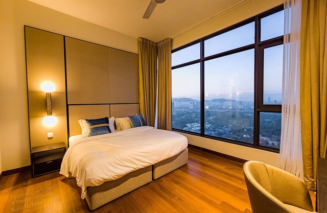 Hi End Luxe 3R2B Top Floor Luxury Apartment, 5 mins KLCC, 500mbps Internet