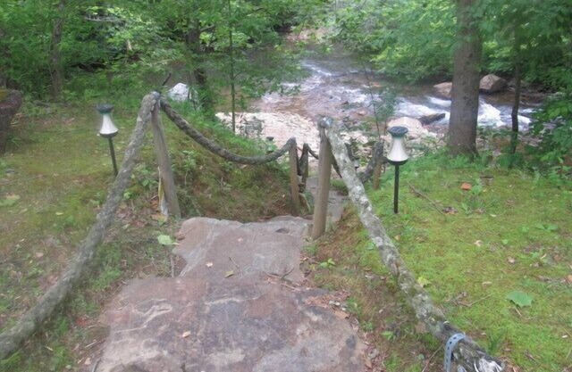 Hiawassee river cabin $ 85 per night ON THE BEAUTIFUL HIAWASSEE RIVER