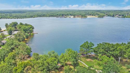Hiawatha East Lake Tansi
