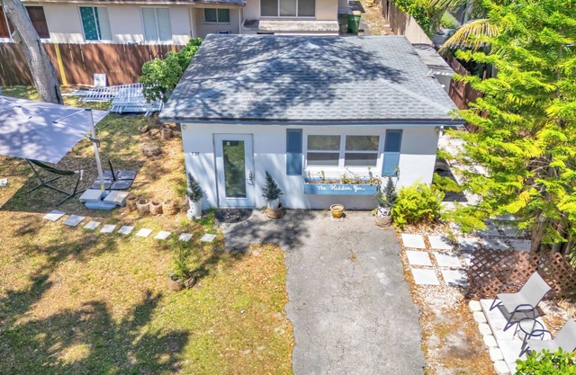 Hidden Gem Charming cottage in biscayne park with AC and Wifi