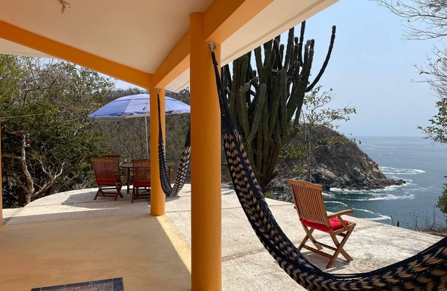 Hidden small house over Playa La Mina and stunning views of the Pacific Ocean