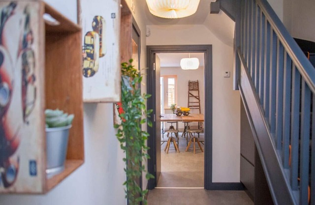 higgihaus 3a 4 Bed Big Groups Hip Location