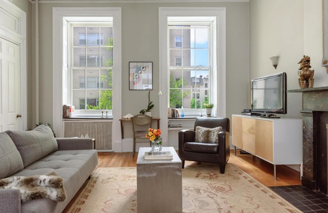 High Ceilings, Washer and Drier and lots of Light in unit