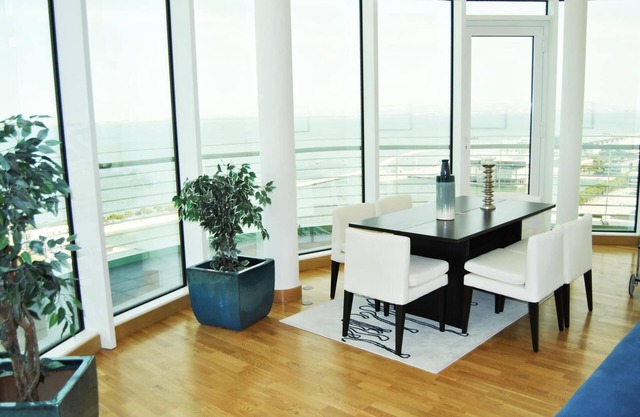 High Floor Apartment in Tower with Panoramic Balcony Over Rio EXPO09