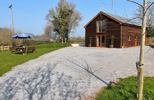 HIGH LODGE, pet friendly, with a garden in Washford