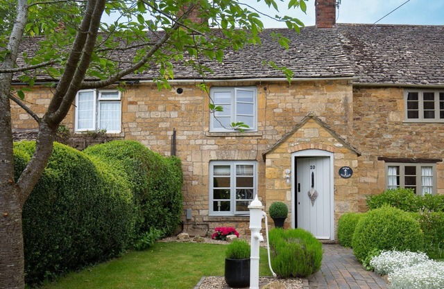 High Pump Cottage - sleeps 4 guests in 2 bedrooms