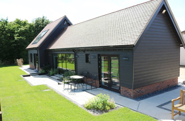 High quality barn conversion near Cambridge to enjoy countryside & city