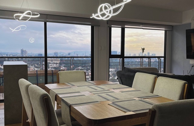 High-Rise Apartment With Beautiful City Views