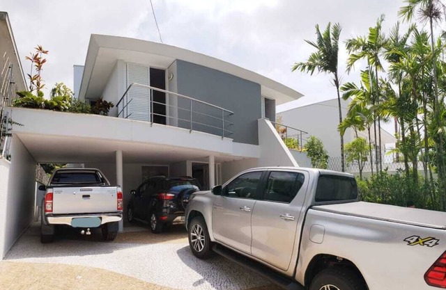 HIGH STANDARD MODERN HOUSE, AIR-CONDITIONED, 5X SUITES, WITH POOL AND BARBECUE.