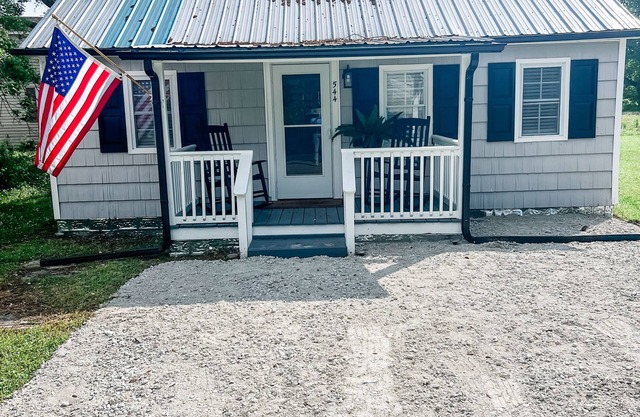 High Tider Matchmaker - Cozy 1 Bedroom Home in the Heart of the Harkers Island
