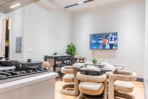 Highend Hideaway Duplex with 1 FREE Parking, backyard and deck, pool table, 2 Kings plus 2 Baths, Sleeps 10, 2 Floors! 20 PERCENT OFF