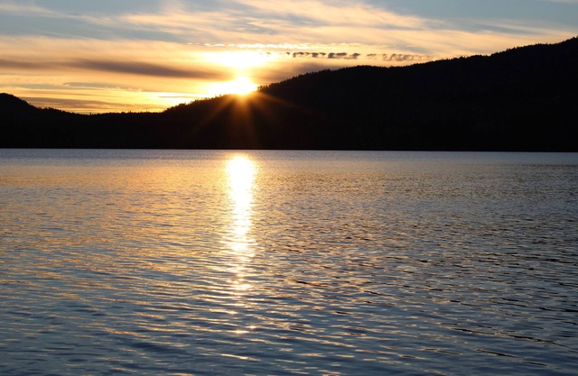 Highly recommended lake side cabin. Welcome to Majestic Pines on Schroon Lake.