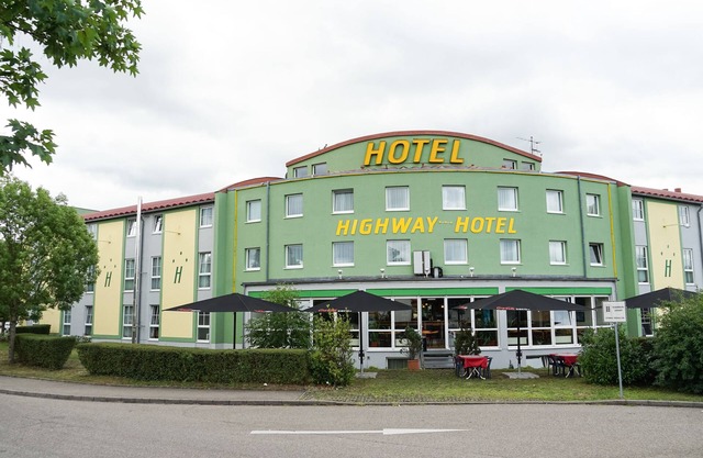Highway Hotel