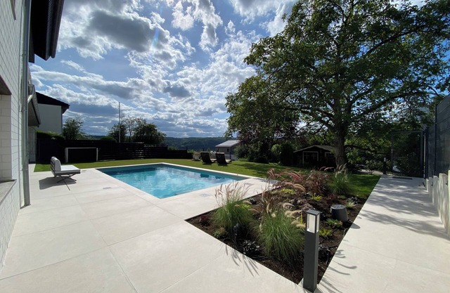 Hiking & relaxing, garden/pool/gym/sauna/fireplace corner