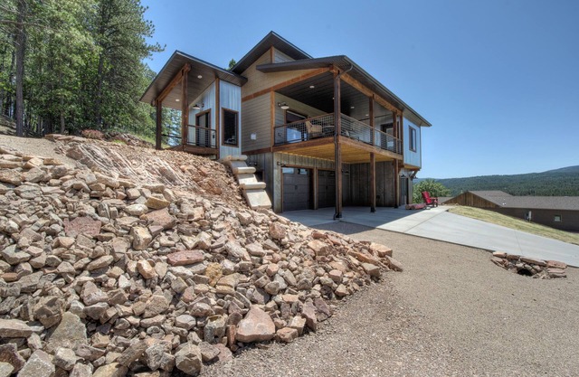 Hillside Lodge of the Black Hills