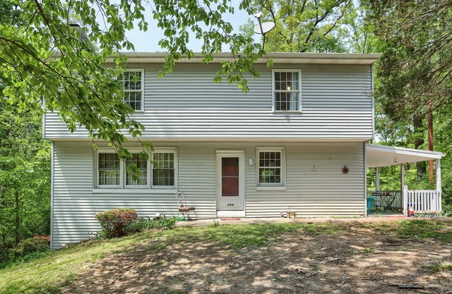 Hilltop - 5BR Vintage Retreat near Hershey Park