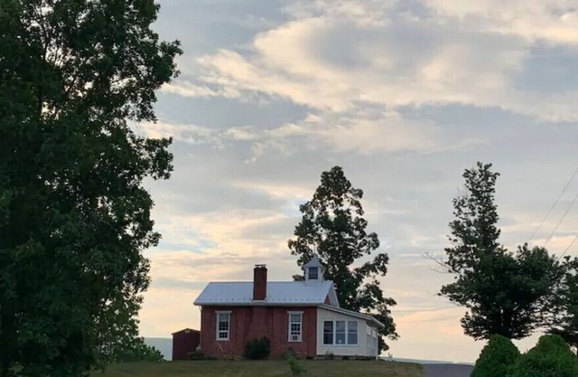 Hilltop Cottage