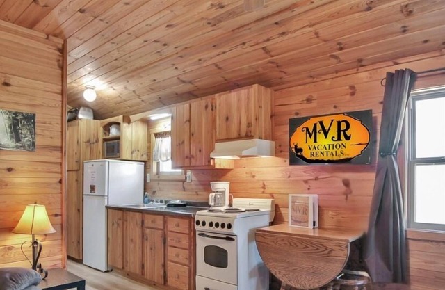 Hilltop Hideaway 1 - Pet Friendly!