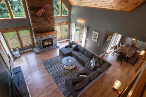 Hilltop Hideaway- 5 Minutes To Saratoga Lake
