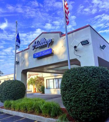 Hilltop Inn & Suites