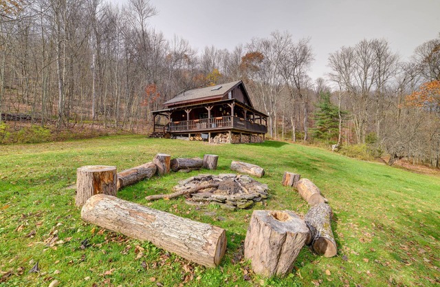 Hilltop Walton Getaway with Picturesque Views!