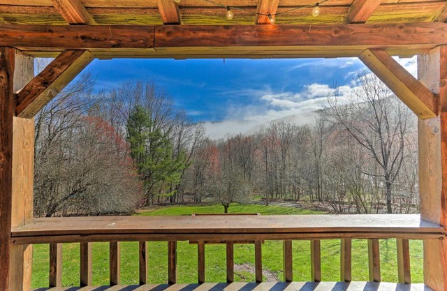 Hilltop Walton Getaway with Picturesque Views!