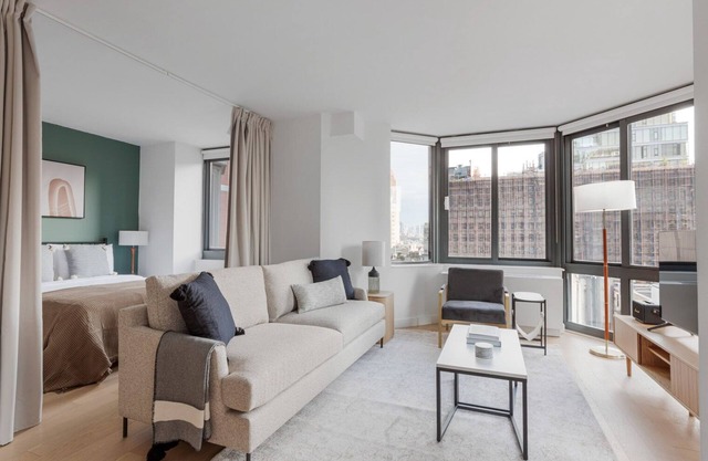 Hip Tribeca Studio w/Gym & Doorman, nr Freedom Tower, by Blueground