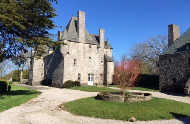 Historic 15th Century Castle with Modern Comforts, Near Medieval Wooded Avenue