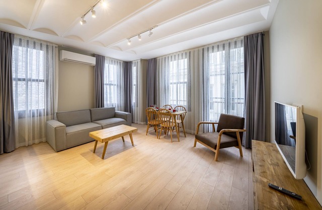 Historic 2 Bedroom Galata Apt-Heart of Istanbul